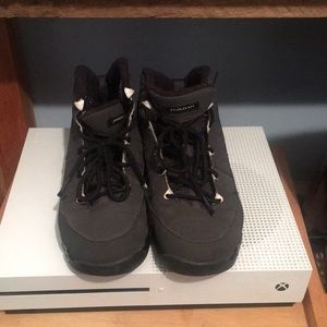 Jordan’s Boys size 3 sneakers good condition